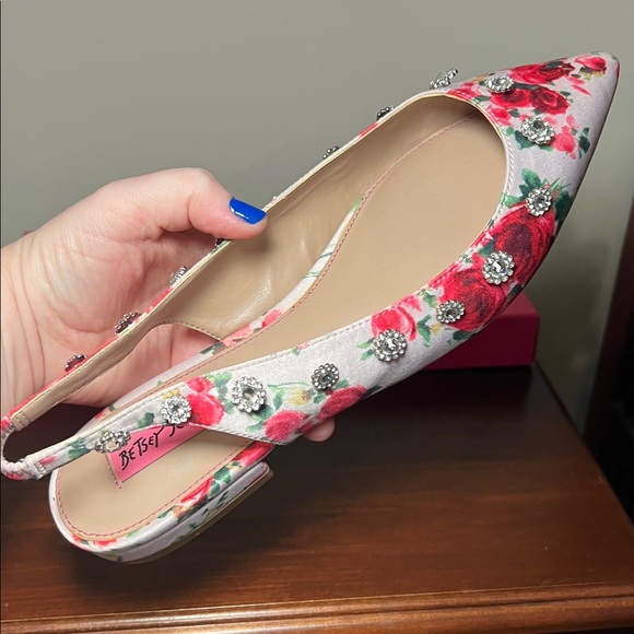 Betsey Johnson Pink Floral Satin Sparkly Gem Accents Pointy Toe Flats Shoes - Picture 12 of 17